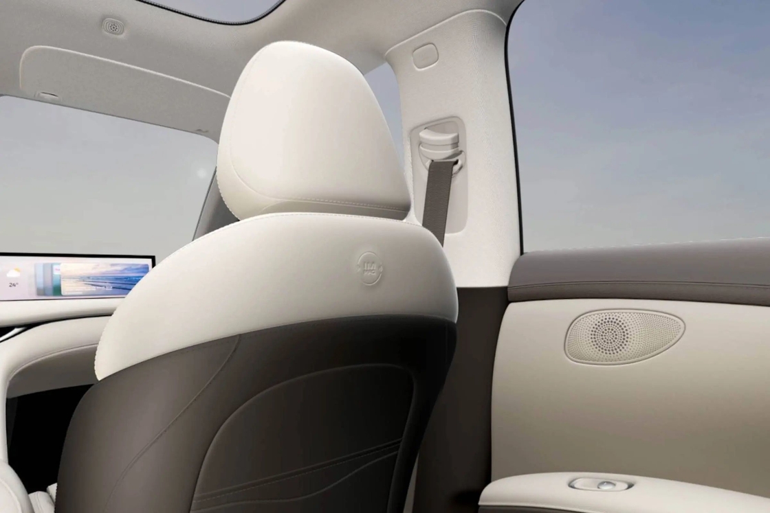 5 صندلی IM اتومبیل الکتریکی تمام چرخ ران Zhiji LS6 SUV متوسط و بزرگ
