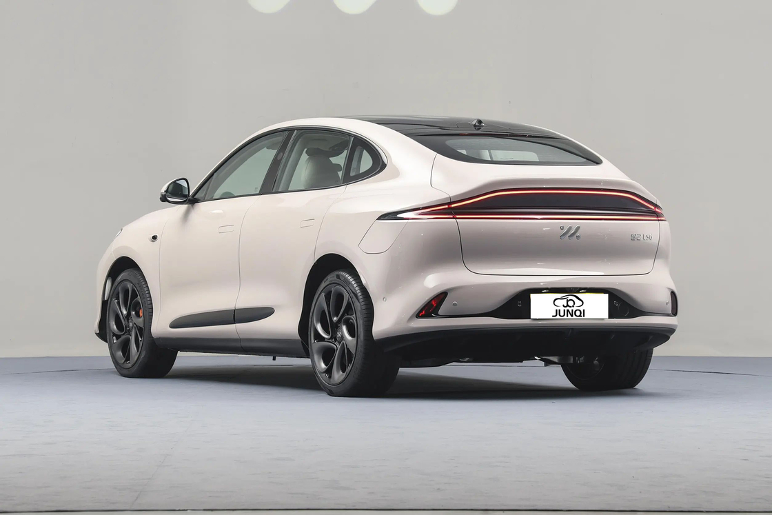 زیجی LS6 IM اتومبیل الکتریکی 4 درب 5 صندلی SUV 760 کیلومتر برد طولانی اتومبیل الکتریکی انرژی جدید