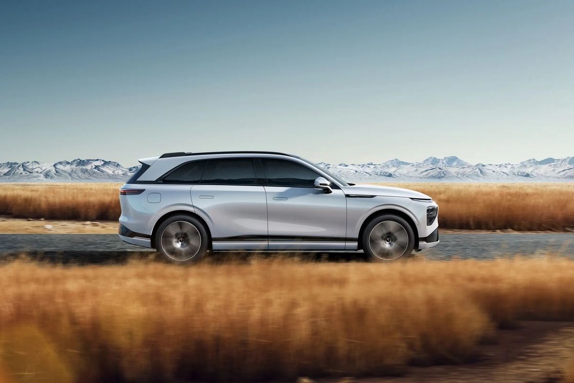 ماشین الکتریکی متوسط تا بزرگ Xiaopeng 5 در 5 صندلی Xpeng G9 SUV الکتریکی خالص