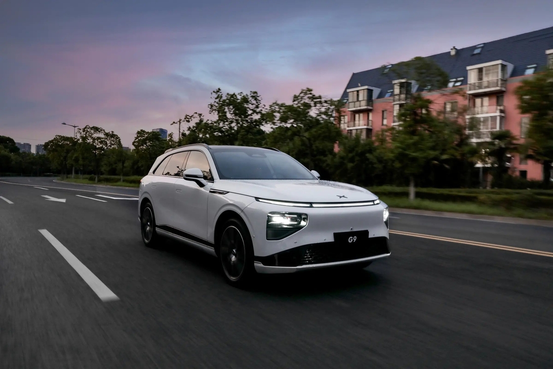 Xpeng G9 State-of-the-Art SUV الکتریکی 15.6 اینچی صفحه لمسی 12.3 اینچی ابزار