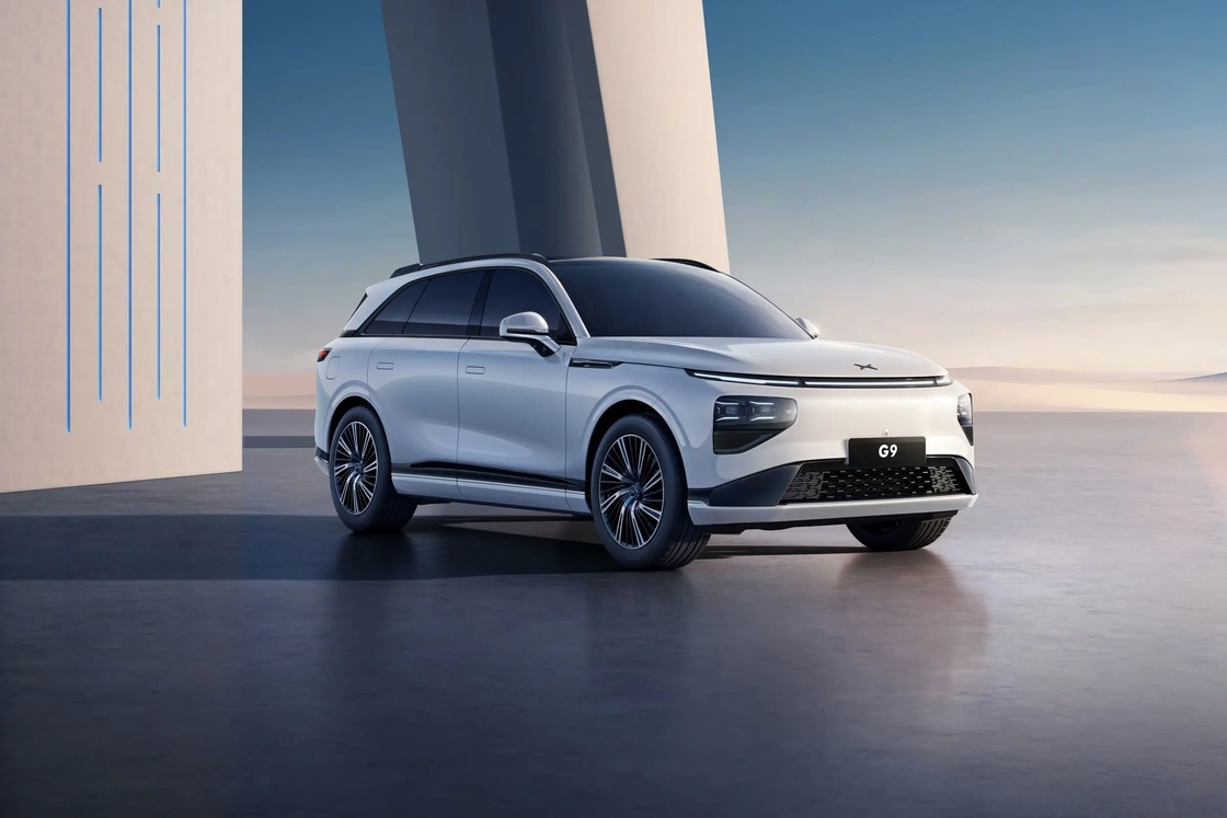 ماشین الکتریکی متوسط تا بزرگ Xiaopeng 5 در 5 صندلی Xpeng G9 SUV الکتریکی خالص