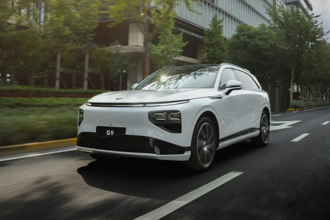 ماشین الکتریکی متوسط تا بزرگ Xiaopeng 5 در 5 صندلی Xpeng G9 SUV الکتریکی خالص