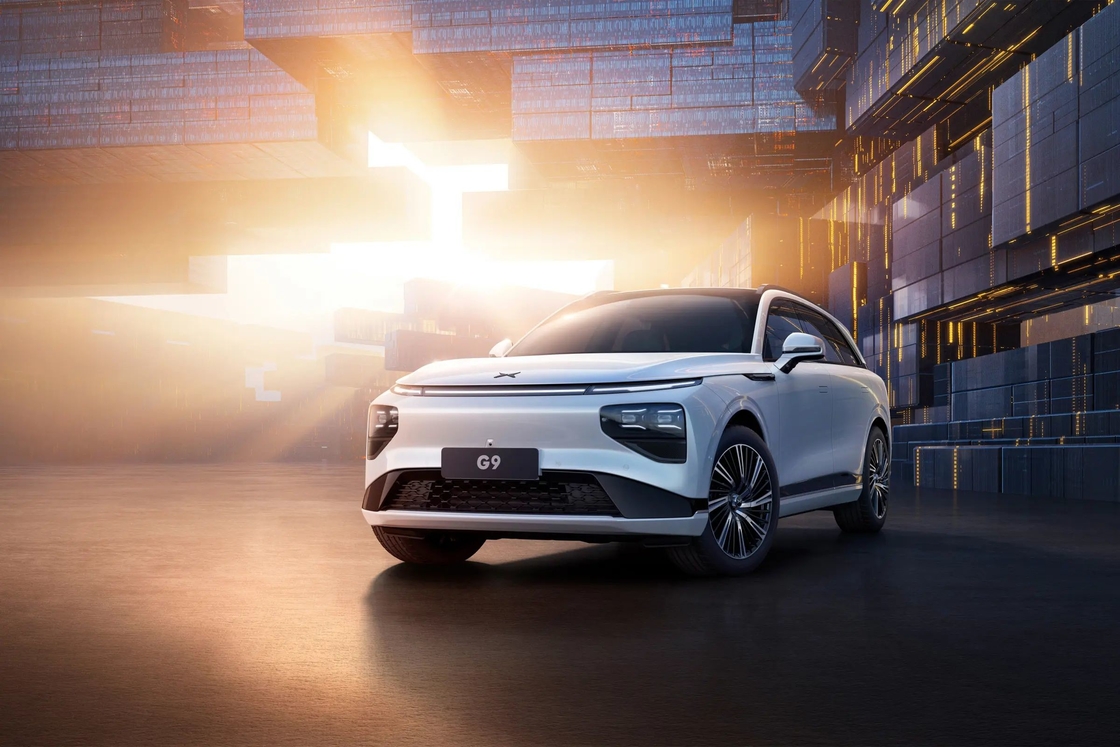 ماشین الکتریکی متوسط تا بزرگ Xiaopeng 5 در 5 صندلی Xpeng G9 SUV الکتریکی خالص