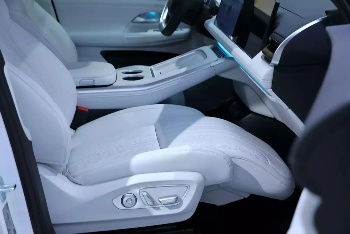 ماشین الکتریکی متوسط تا بزرگ Xiaopeng 5 در 5 صندلی Xpeng G9 SUV الکتریکی خالص