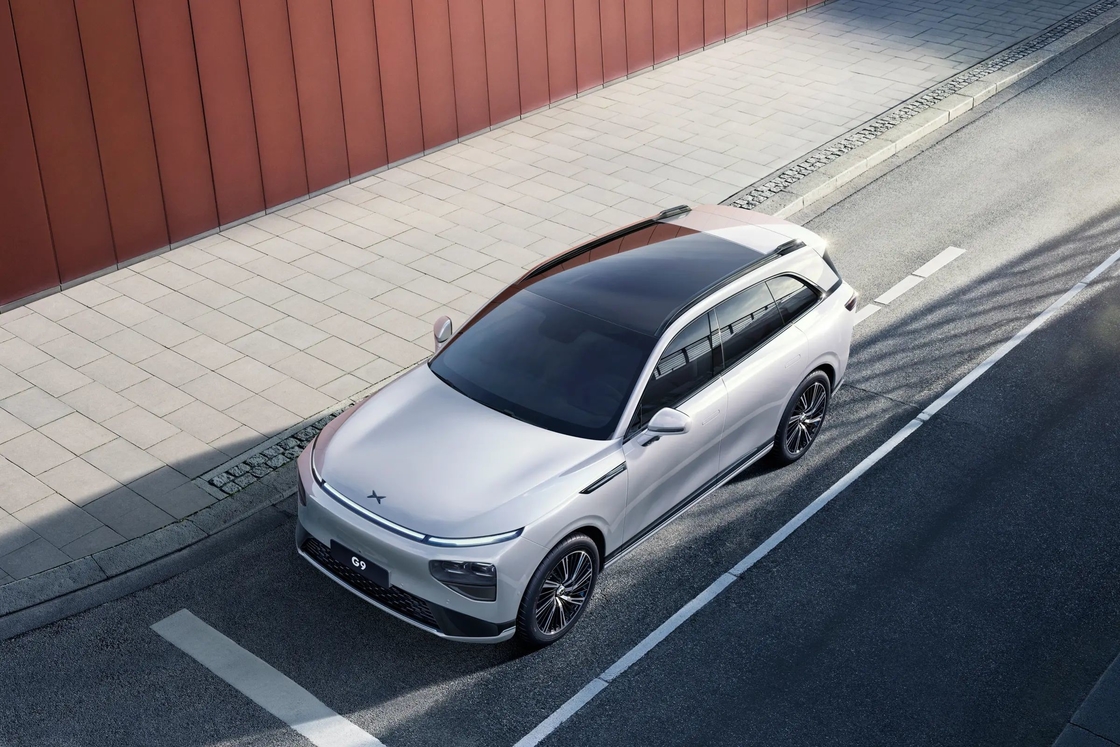 ماشین الکتریکی متوسط تا بزرگ Xiaopeng 5 در 5 صندلی Xpeng G9 SUV الکتریکی خالص