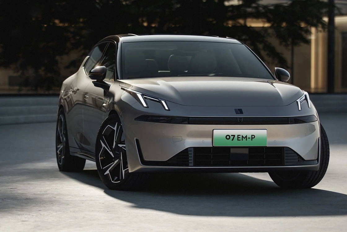 5 صندلی Lynk And Co اتومبیل الکتریکی نوع سدان چرخ جلو EV 180 کیلومتر در ساعت