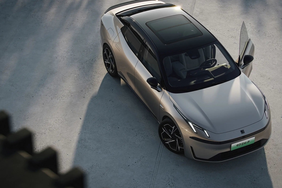 5 صندلی Lynk And Co اتومبیل الکتریکی نوع سدان چرخ جلو EV 180 کیلومتر در ساعت