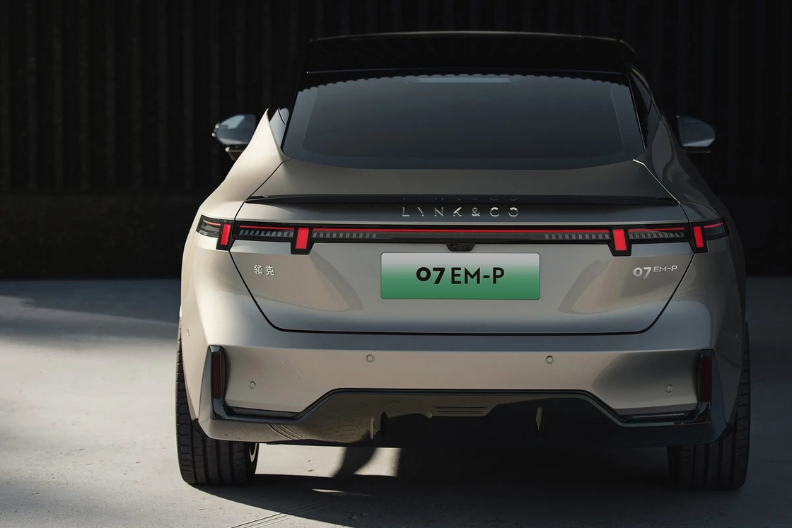 Lynk Co 07 مدل 2024 Em-P طول عمر باتری 126 کیلومتری ماشین جدید راه حل تحرک پایدار متنوع برای مصرف کنندگان شهری