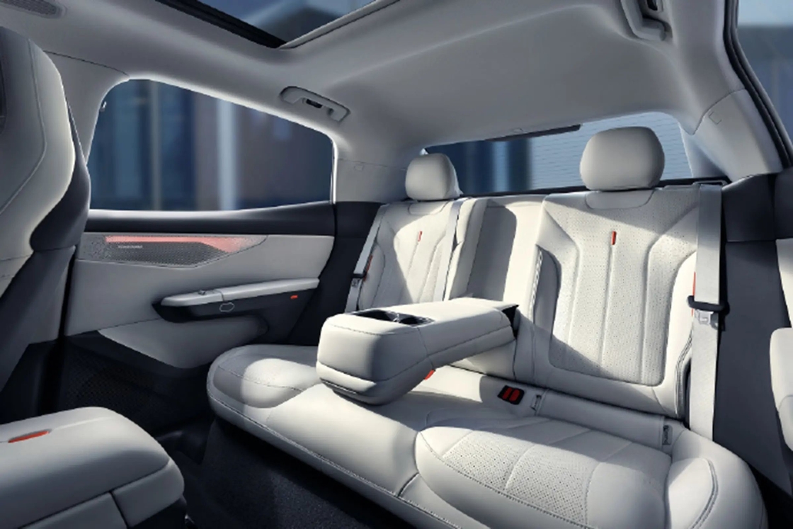 سایز متوسط 126km Lynk & Co اتومبیل الکتریکی عمر باتری طولانی Lynk Co 07 2024 مدل Em-P