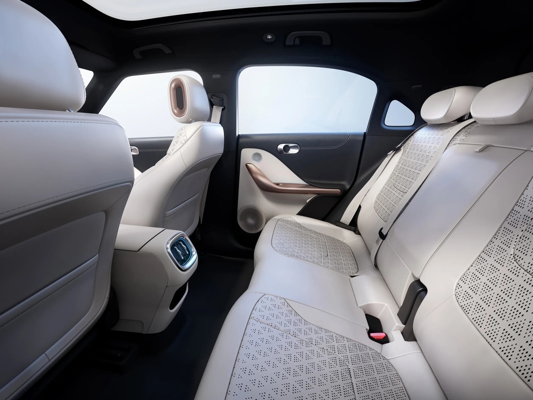 Smart1 اتومبیل الکتریکی پایدار و نوآورانه برای مرسدس بنز 272HP 400km Range Zero Emissions
