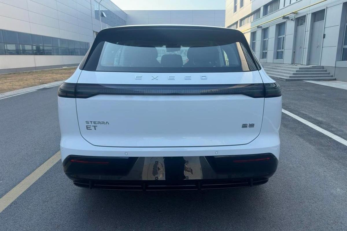 دو موتور پورترین خودرو الکتریکی SUV Chery EXEED ET برای عملکرد هیجان انگیز