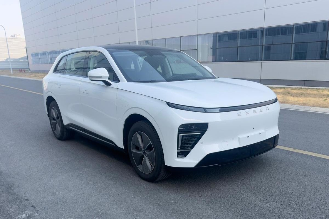200 کيلومتر در ساعت ماشين الکتريکي چري SUV EXEED ET 290 Nm Torque با درب آويزون شده
