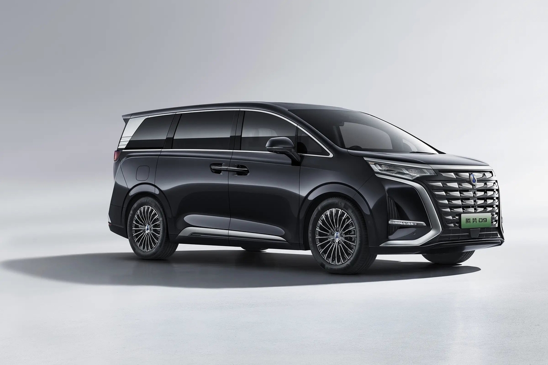 ۴۰۲ کیلومتر BYD اتومبیل الکتریکی چپ راننده ۴ درب ۵ صندلی SUV هوشمند BYD Denza D9 EV
