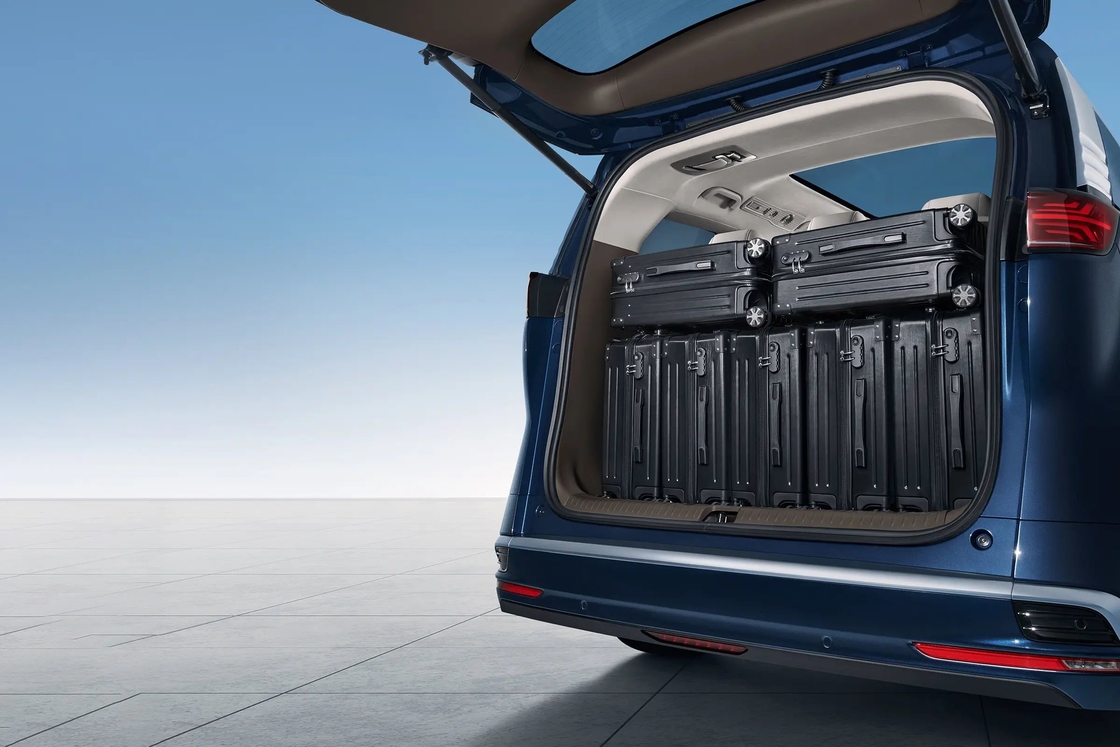 ۴۰۲ کیلومتر BYD اتومبیل الکتریکی چپ راننده ۴ درب ۵ صندلی SUV هوشمند BYD Denza D9 EV