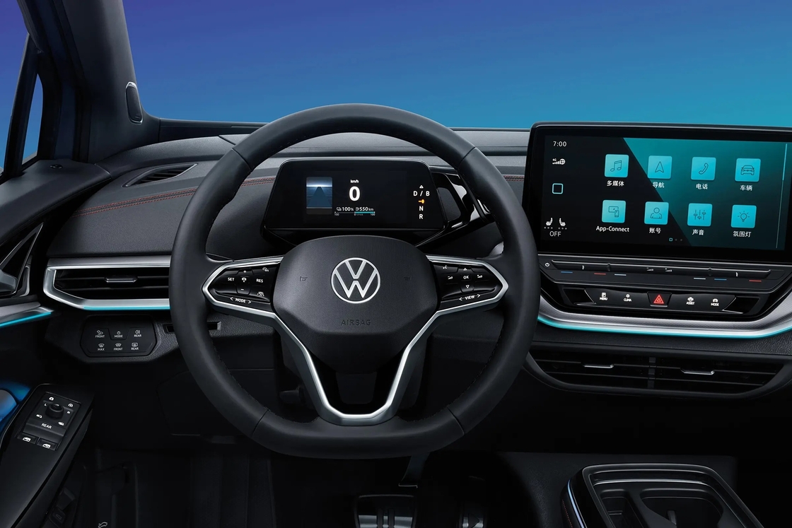 فولکس واگن ID.4 SUV الکتریکی با کنترل های بصری و صفحه نمایش بزرگ اطلاعات