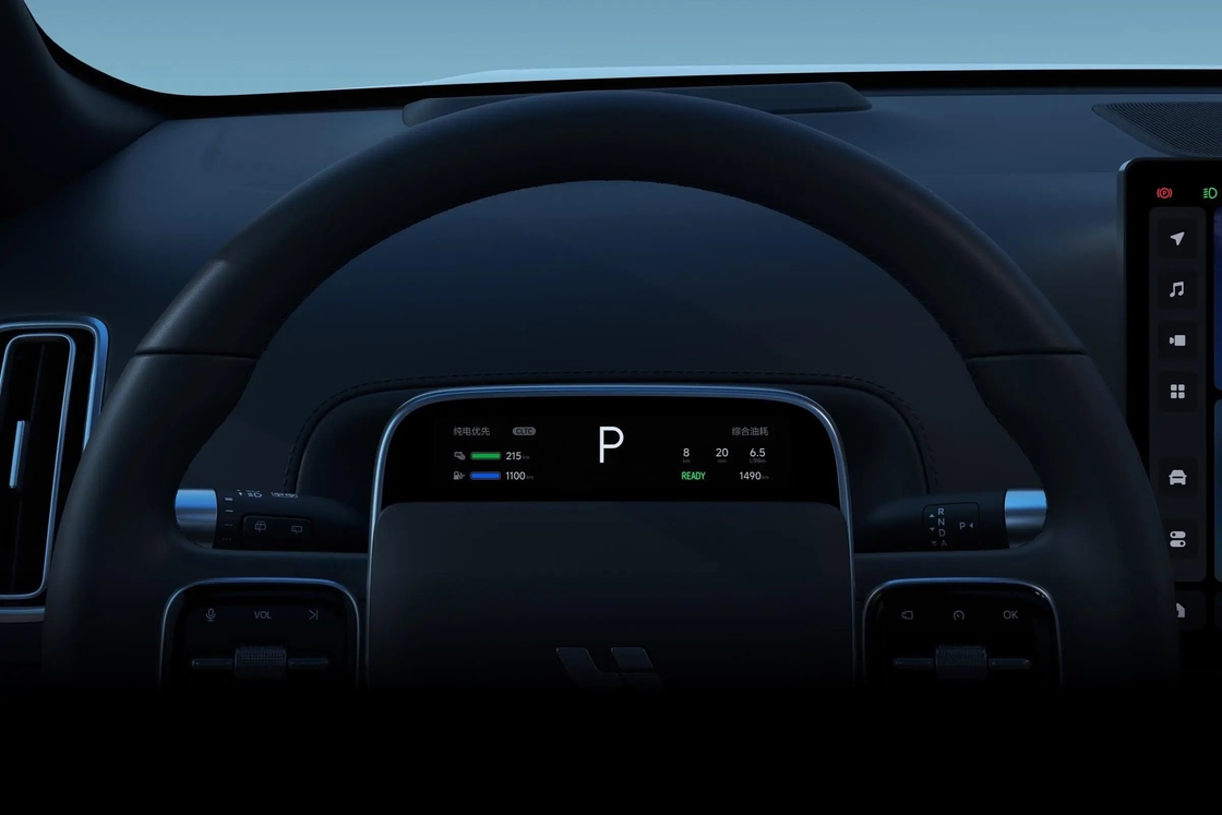 پیکربندی های پیشرفته Lixiang اتومبیل الکتریکی ایده آل L7 با یخچال ماشین و تلویزیون LCD