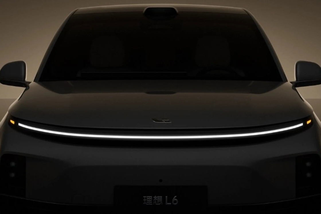 ماشین الکتریکی لیکسیانگ L6 SUV با عملکرد بالا با 1.5T Range Extender و 1390km Range چهار صفحه نمایش و صندلی های لوکس