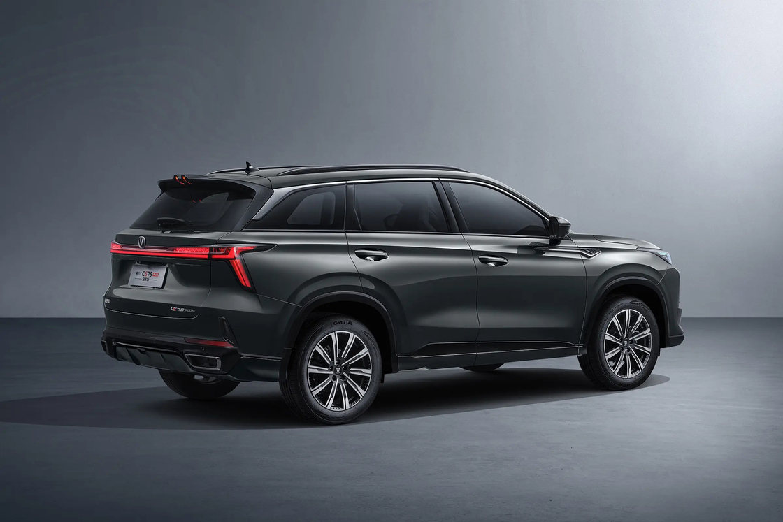 چنگان بنزین CS75 پلاس SUV بنزین نوع انرژی برای ماجراجویی های روزانه شما