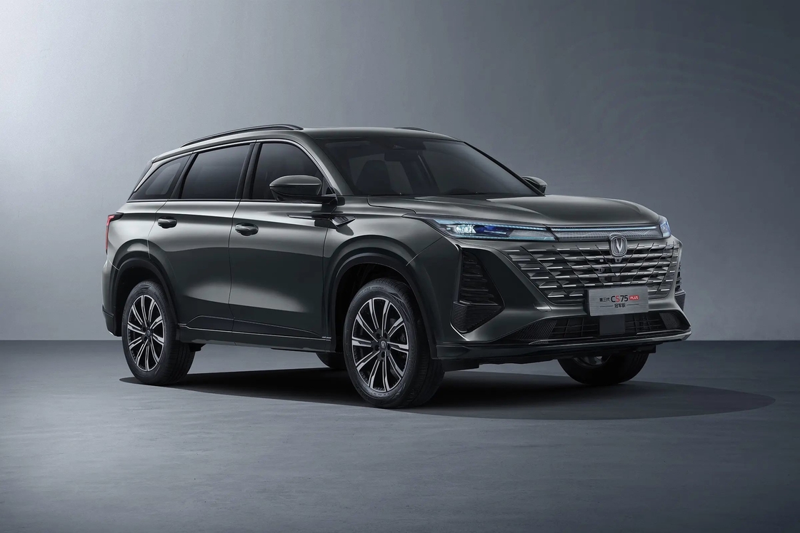 نوع سوخت بنزین چنگان CS75 Plus SUV سیاه 5 ظرفیت صندلی