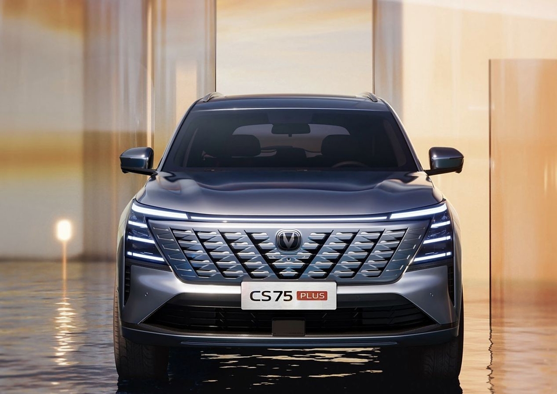 بنزین Changan CS75 Plus ماشین 10 - 15km/L مصرف سوخت 200km/h حداکثر سرعت