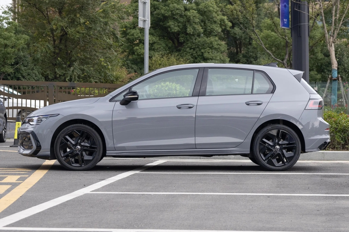 فولکس واگن گلف 280 TSI DSG R-Line لیتر بنزین اتومبیل هاتچبک 2024 فولکس واگن گلف 1.4T ماشین کاملا جدید ماشین کوچک بنزین