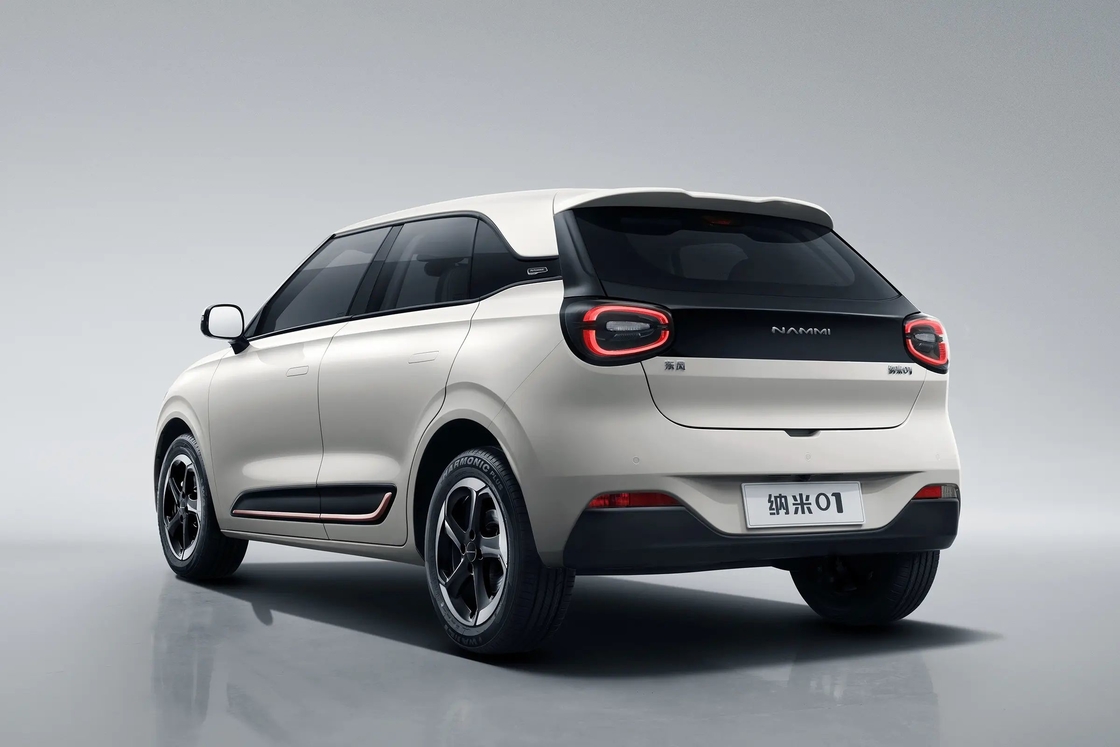 ساخته شده در چین مینی SUV Dongfeng Nami 01 با سیستم سرگرمی ویدیویی با کیفیت بالا آماده در انبار