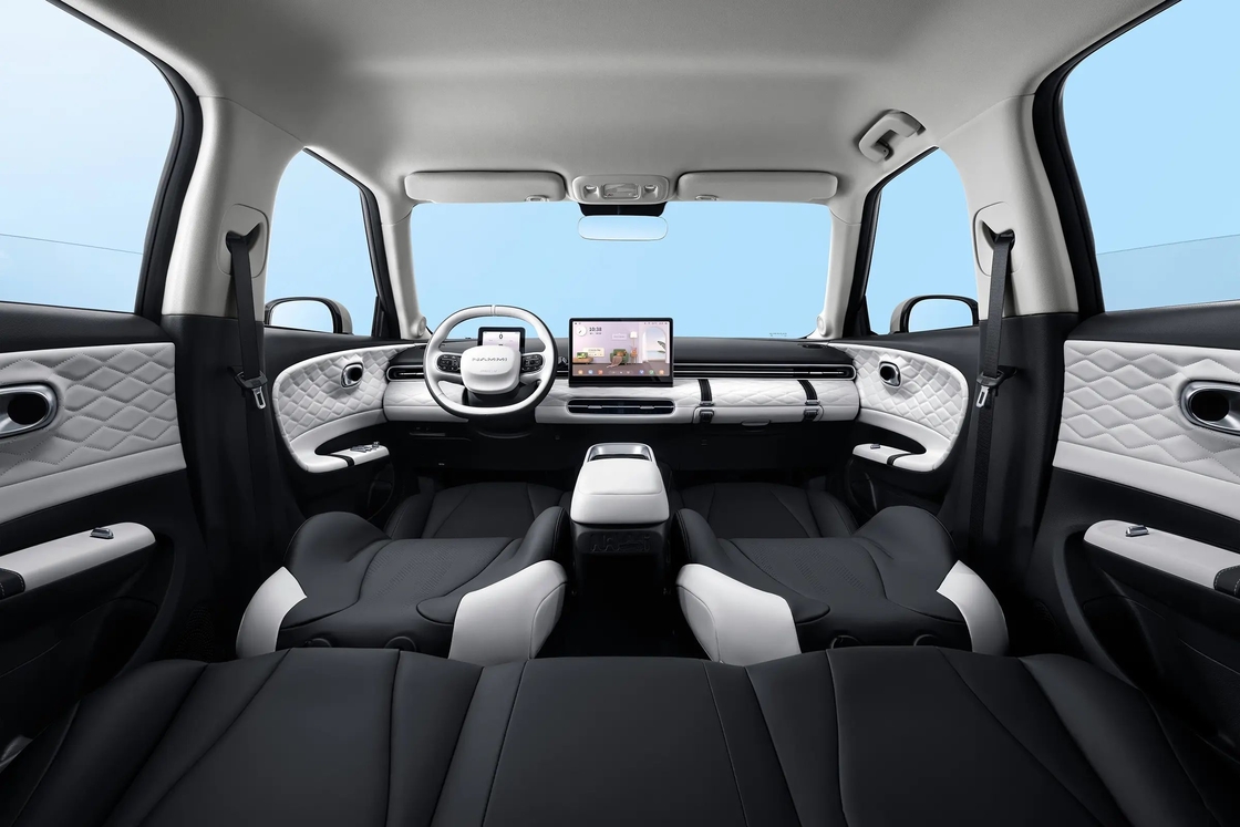 ساخته شده در چین مینی SUV Dongfeng Nami 01 با سیستم سرگرمی ویدیویی با کیفیت بالا آماده در انبار