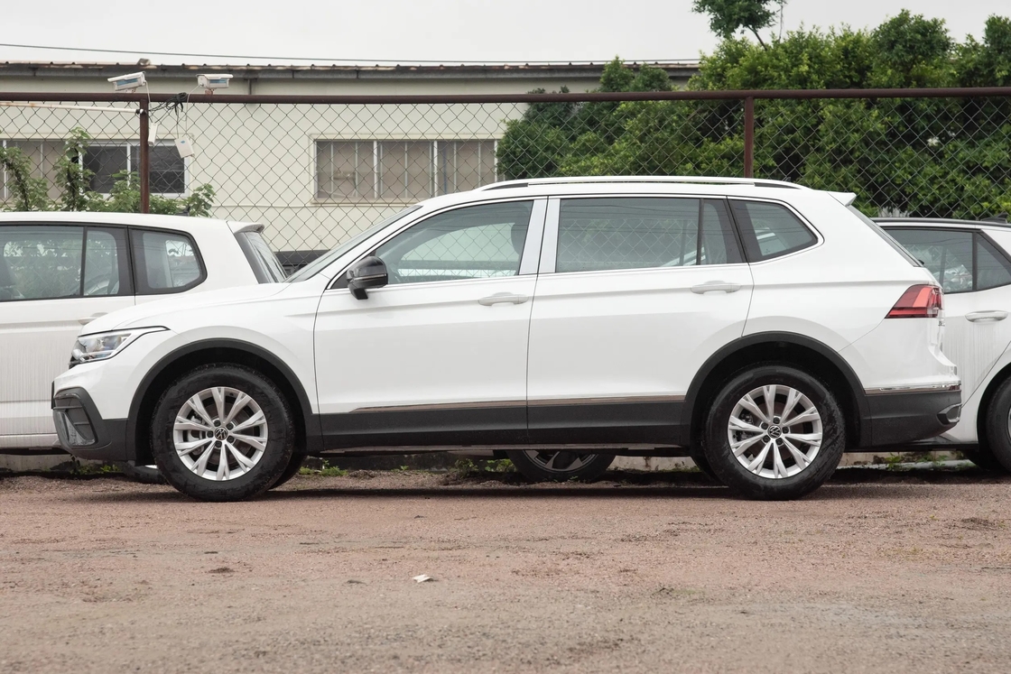 فولکس واگن VW Tiguan 2024 R line 380TSI 4WD 1.5T 2.0T VW Tiguan L pro نسخه پرچمدار 5 صندلی بنزین خودرو SUV