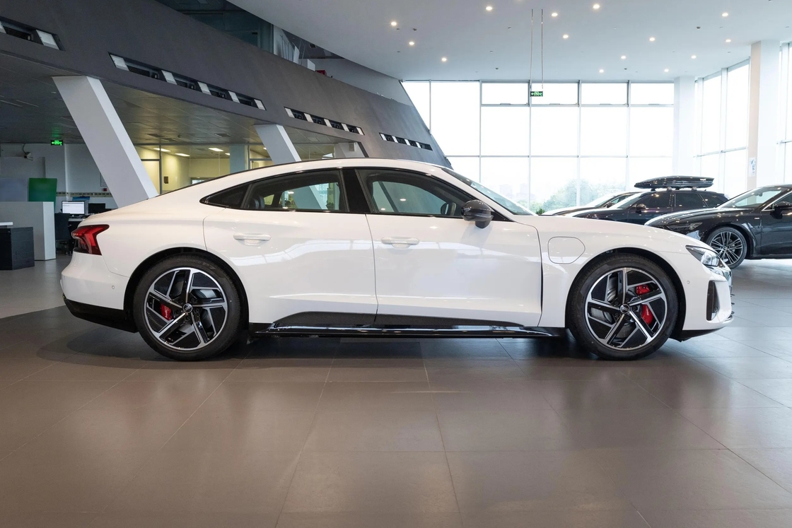 ۲۰۲۴ آئودی Q4 اترون Q5 اترون RS اترون اترون Gt خودرو برقی ۴ چرخ SUV EV خودرو برای بزرگسالان خودروهای جدید استفاده شده سرعت بالا خودروهای انرژی جدید خودروهای برقی خودروهای برقی